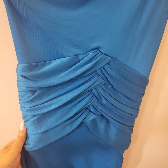 Stunning Elegant Dress - Picture 4 of 4